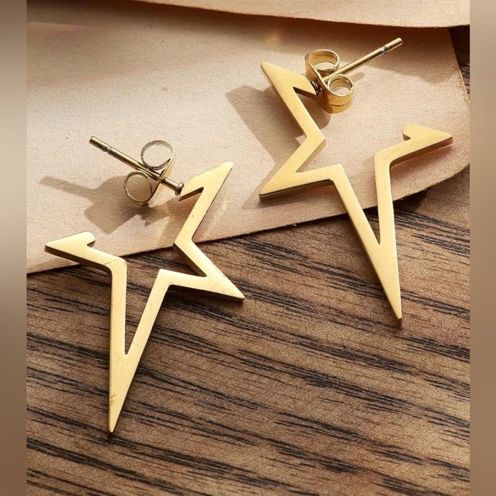 Gorgeous Dillards 18kt Gold Vermeil Spiked Star Hoop Earrings View 2